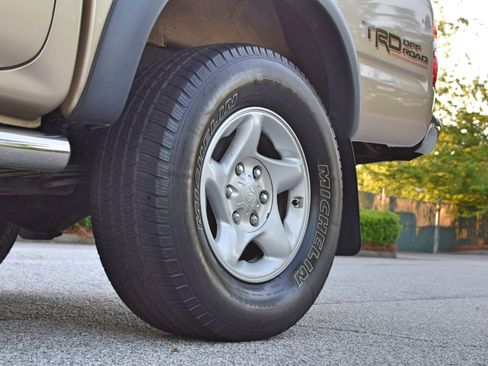 Used 2004 Toyota Tacoma 2WD Double Cab PreRunner V6 image 47