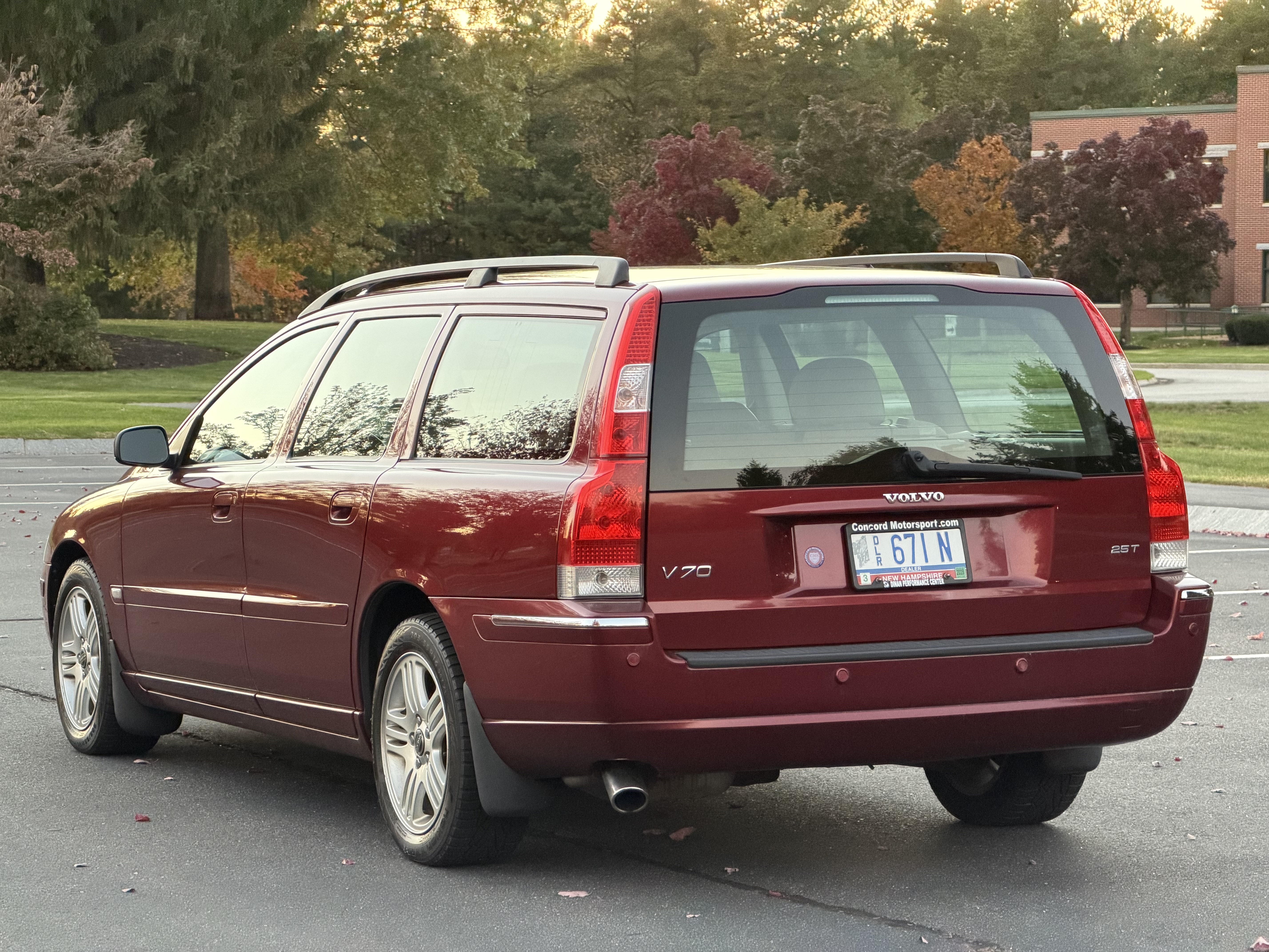 Used 2006 Volvo V70 2.5T FWD image 3