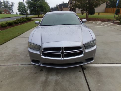 Used 2014 Dodge Charger SE RWD image 7
