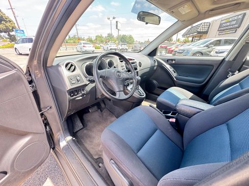 Used 2005 Toyota Matrix AWD image 17