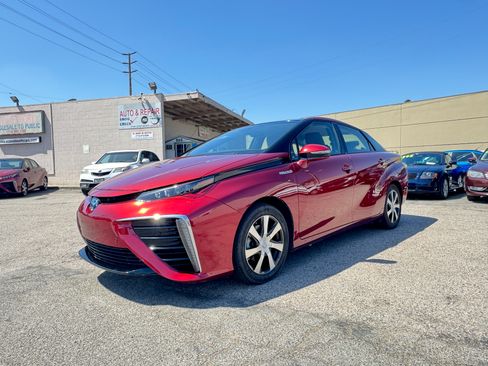 Used 2019 Toyota Mirai image 2