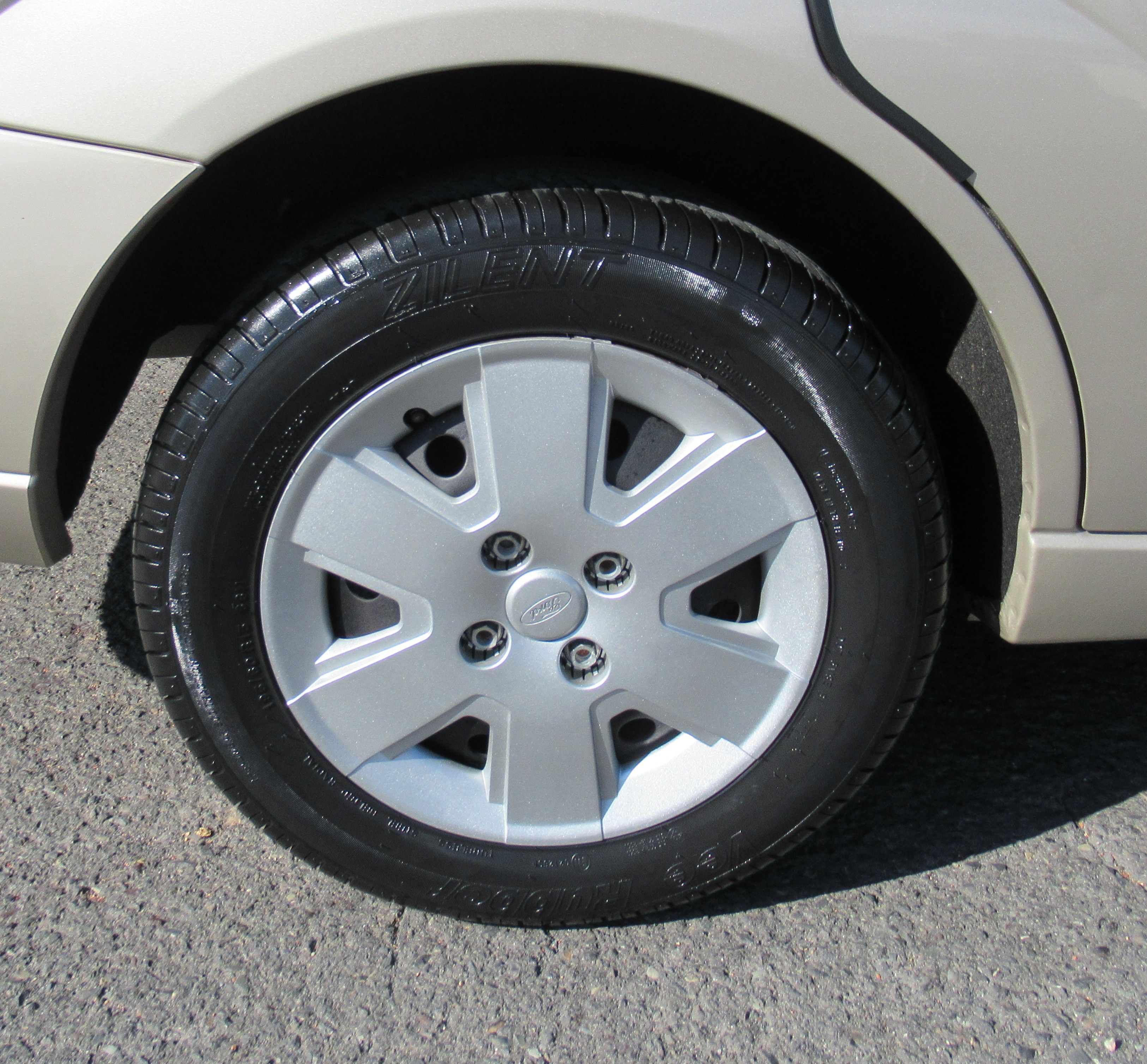 Used 2007 Ford Focus ZXW Wagon FWD image 19