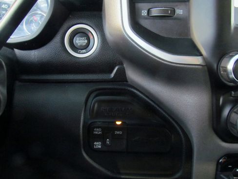 Used 2024 RAM 2500 Big Horn image 31