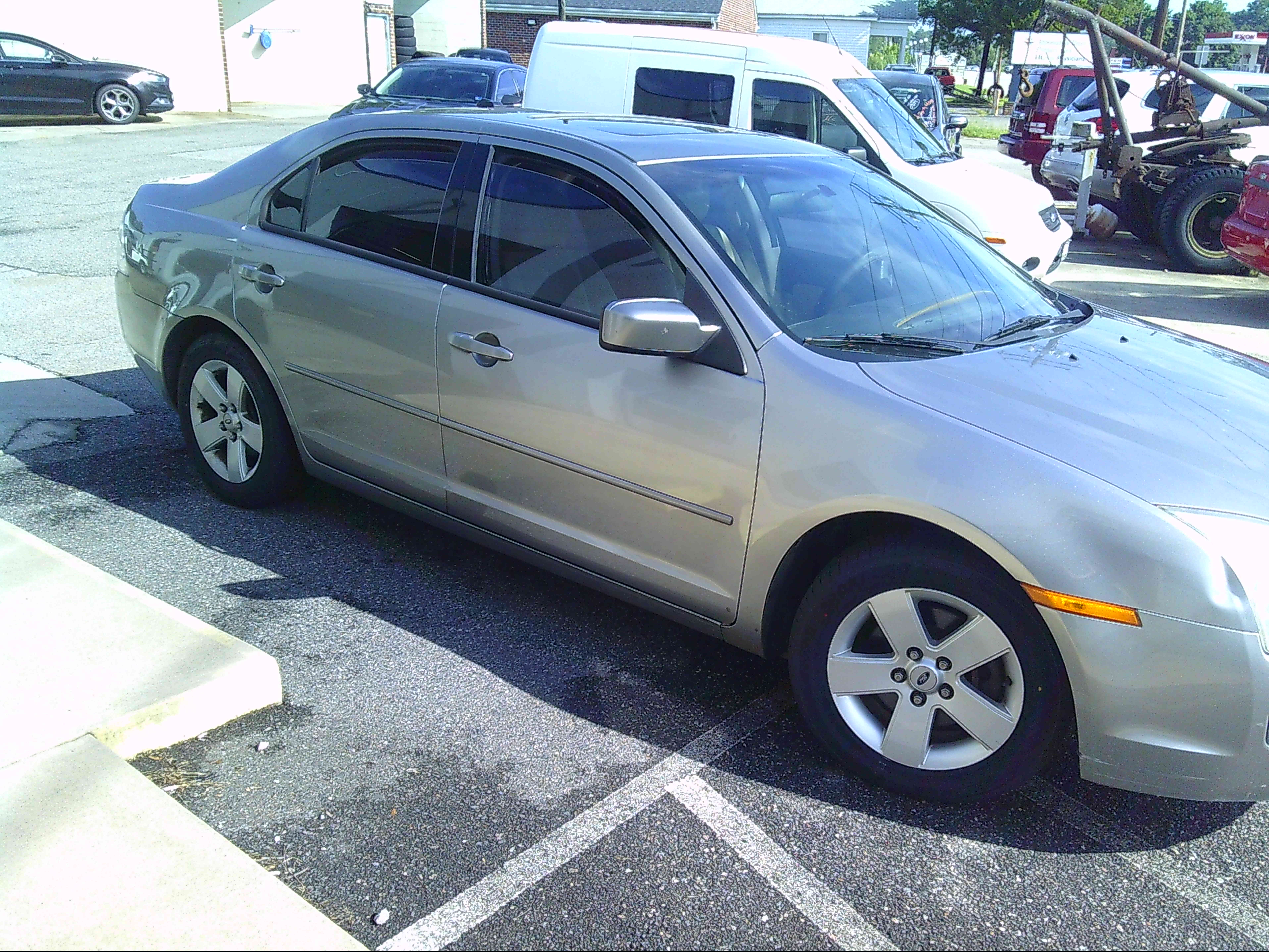 Used 2008 Ford Fusion SE FWD image 3