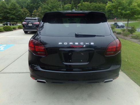 Used 2012 Porsche Cayenne Platinum Edition image 4