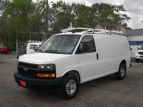Used 2021 Chevrolet Express 3500 image 8