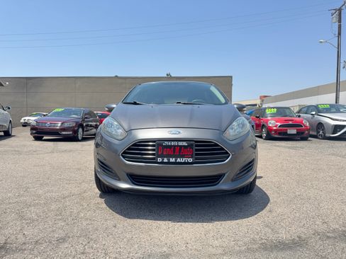 Used 2015 Ford Fiesta SE Hatchback FWD image 13
