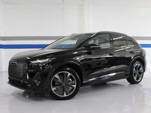 Used 2024 Audi Q4 e-tron Premium Plus image 2