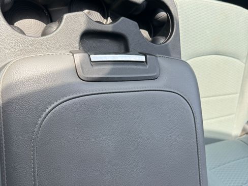 Used 2018 RAM 1500 4x4 Crew Cab ST image 14