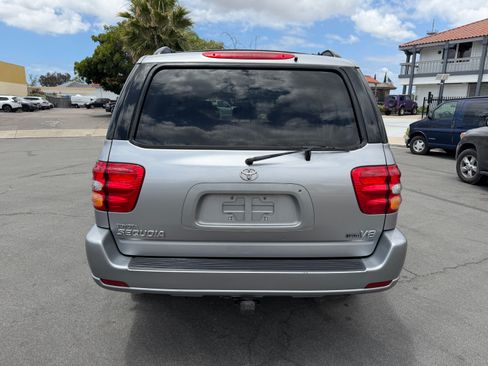 Used 2002 Toyota Sequoia 2WD SR5 image 8