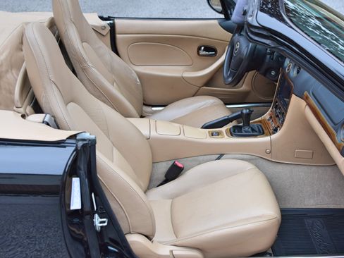 Used 2001 MAZDA MX-5 Miata LS image 30