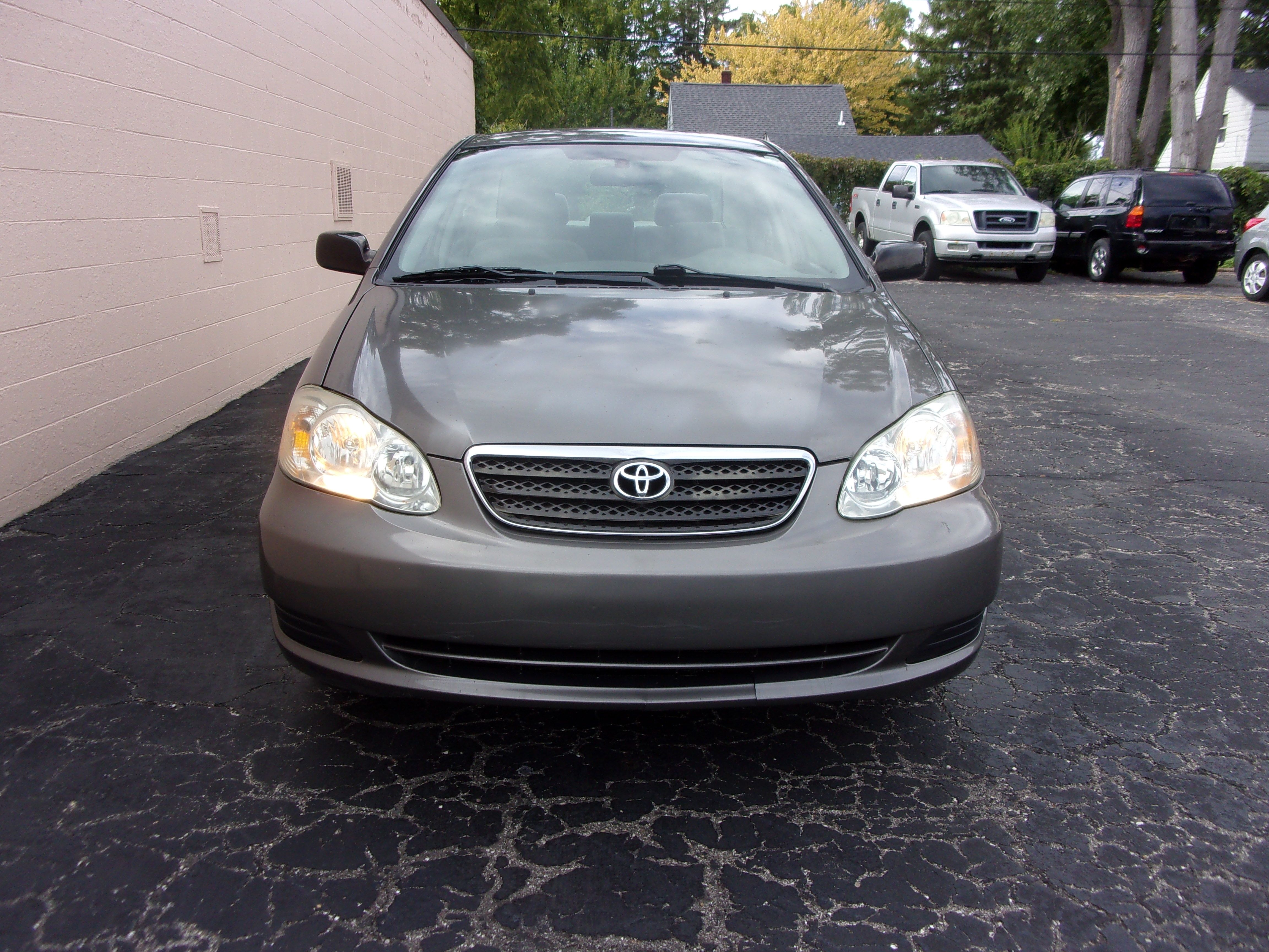 Used 2008 Toyota Corolla Sedan FWD image 2
