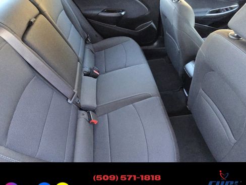 Used 2016 Chevrolet Cruze LT image 18