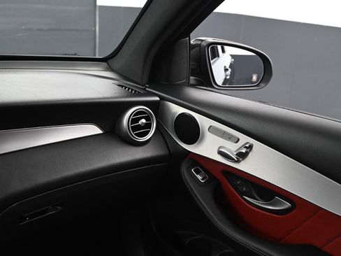 Used 2020 Mercedes-Benz GLC 300 image 21