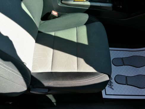 Used 2020 Toyota Tacoma image 38