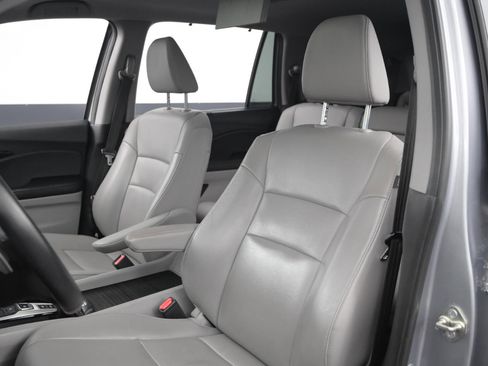 Used 2017 Honda Pilot Touring image 45