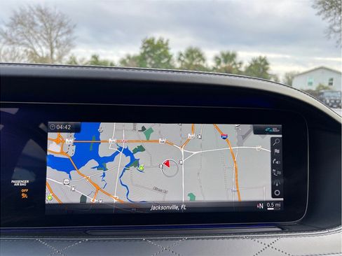 Used 2019 Mercedes-Benz S 560 image 32