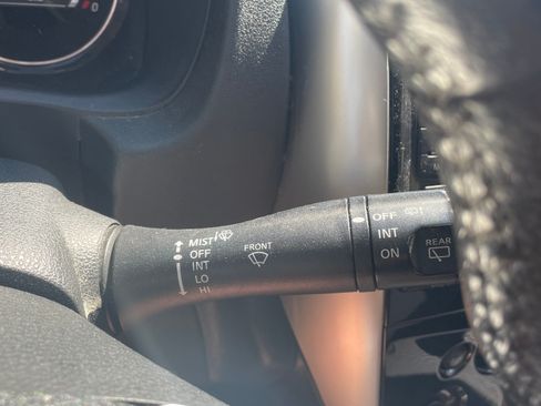 Used 2016 Nissan Versa Note image 11