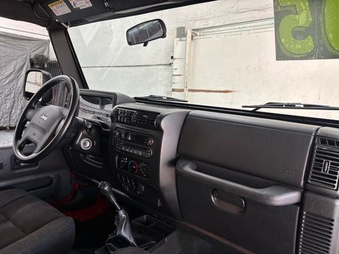 Used 2005 Jeep Wrangler SE image 21