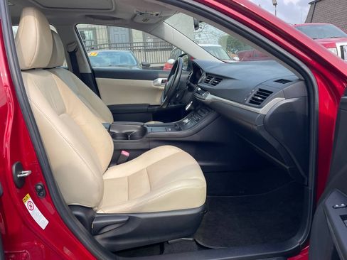 Used 2013 Lexus CT 200h Premium image 17