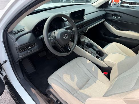 Used 2023 Honda Accord EX image 5