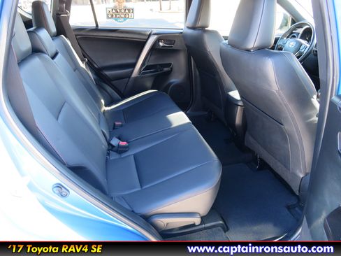 Used 2017 Toyota RAV4 SE image 10