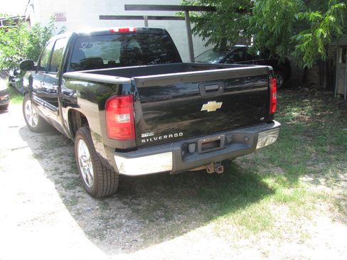 Used 2011 Chevrolet Silverado 1500 2WD Crew Cab LT image 2