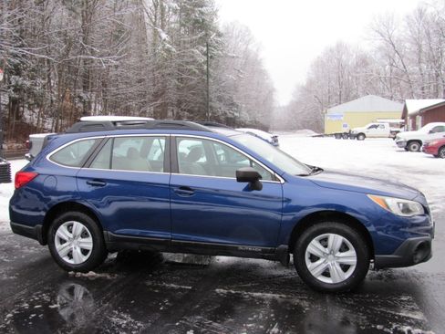 Used 2016 Subaru Outback 2.5i Premium image 16
