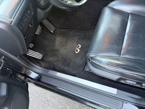 Used 2010 INFINITI M35 image 26