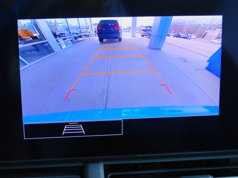 Used 2024 Chevrolet Trax RS image 3