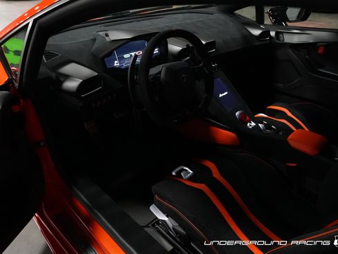 Used 2022 Lamborghini Huracan STO Coupe RWD image 15