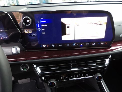 New 2026 Chevrolet Traverse Z71 image 7