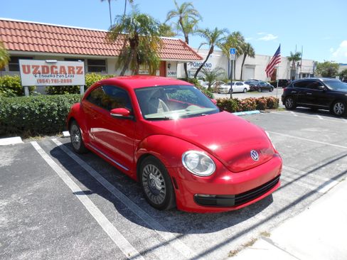 Used 2012 Volkswagen Beetle 2.5 image 7