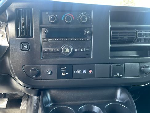 Used 2017 GMC Savana 2500 image 15