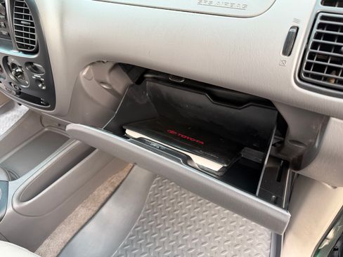 Used 2004 Toyota Tundra Limited image 34