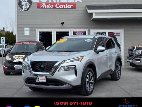 Used 2023 Nissan Rogue SV image 3