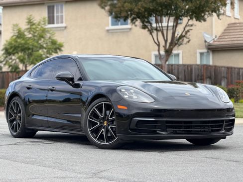 Used 2018 Porsche Panamera 4 image 6
