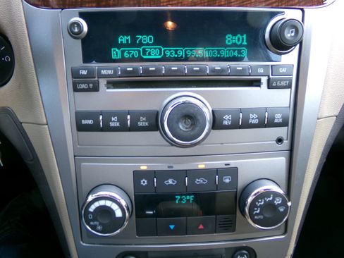 Used 2009 Chevrolet Malibu LTZ FWD image 16
