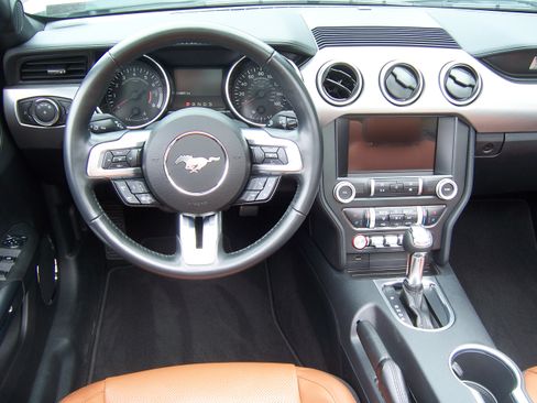 Used 2023 Ford Mustang Convertible RWD image 15
