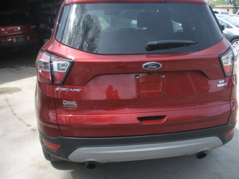 Used 2017 Ford Escape 4WD SE image 5