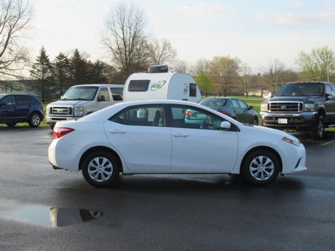 Used 2014 Toyota Corolla FWD image 4