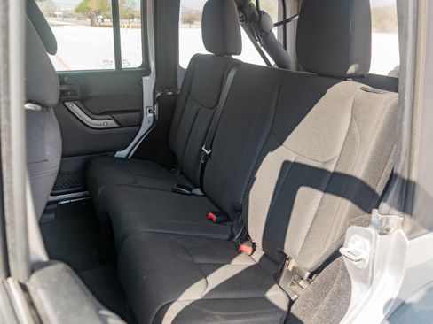 Used 2016 Jeep Wrangler Sport image 18