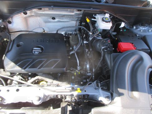 Used 2022 Buick Encore GX Essence FWD image 17