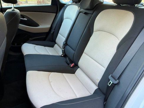 Used 2020 Hyundai Elantra GT image 15