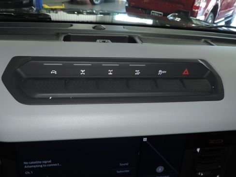 Used 2023 Ford Bronco 4-Door Badlands AWD/4WD image 47