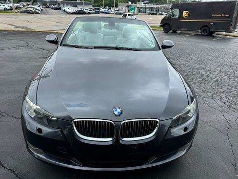 Used 2007 BMW 328i Convertible w/ M-Sport Package image 8