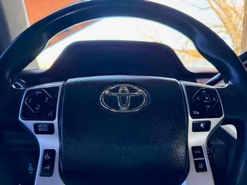 Used 2018 Toyota Tundra SR5 image 15
