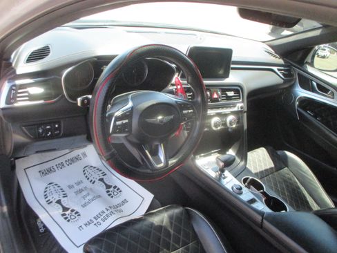 Used 2019 Genesis G70 3.3T Advanced image 8