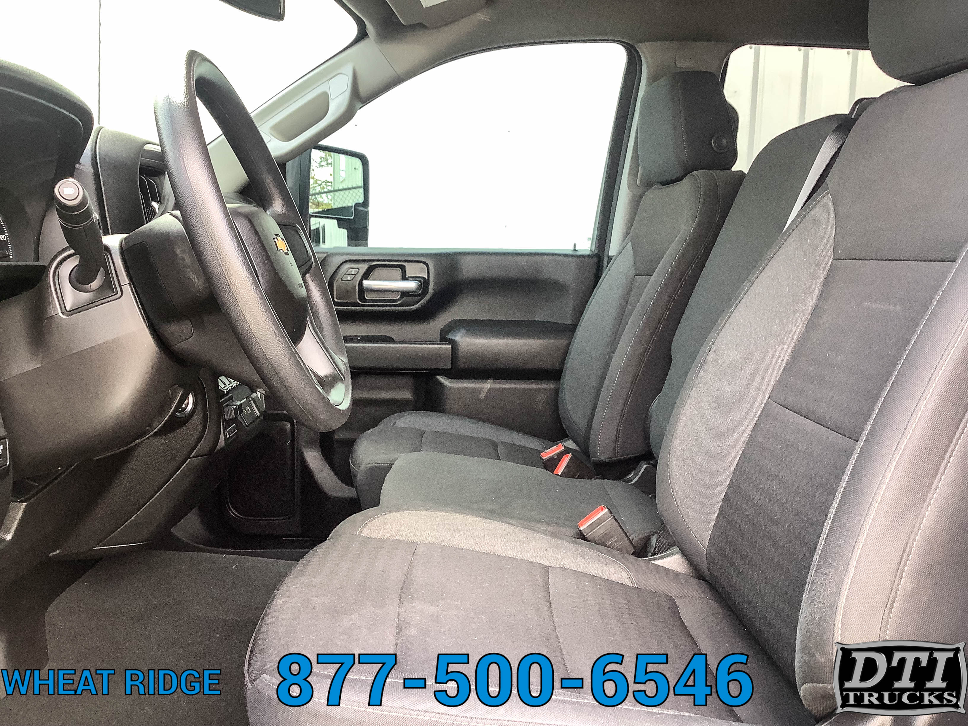 Used 2025 Chevrolet Silverado 2500 4x4 Crew Cab Custom image 11