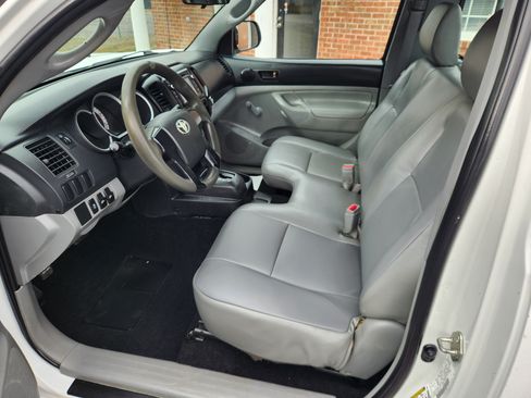 Used 2014 Toyota Tacoma image 9